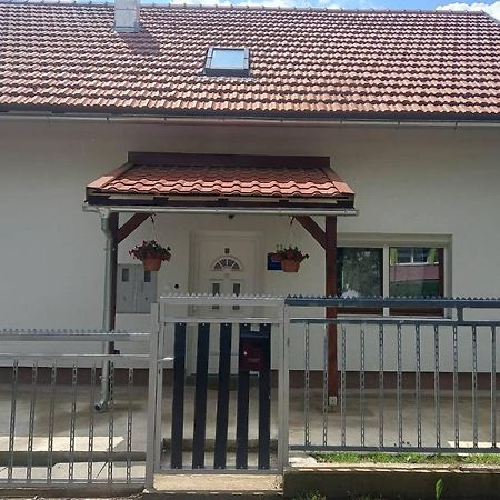 Appartement Keti à Plaški Extérieur photo